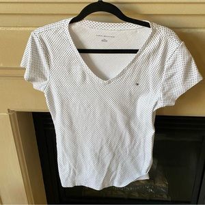 Tommy Hilfiger Short Sleeve White and Black Polka Dot V-Neck Tee Large